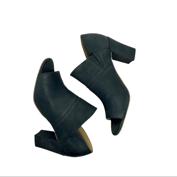 Me Too Women's Adam Tucker Black Leather McKenna Heel Sandal Bootie Size 6.5 - Picture 10 of 14